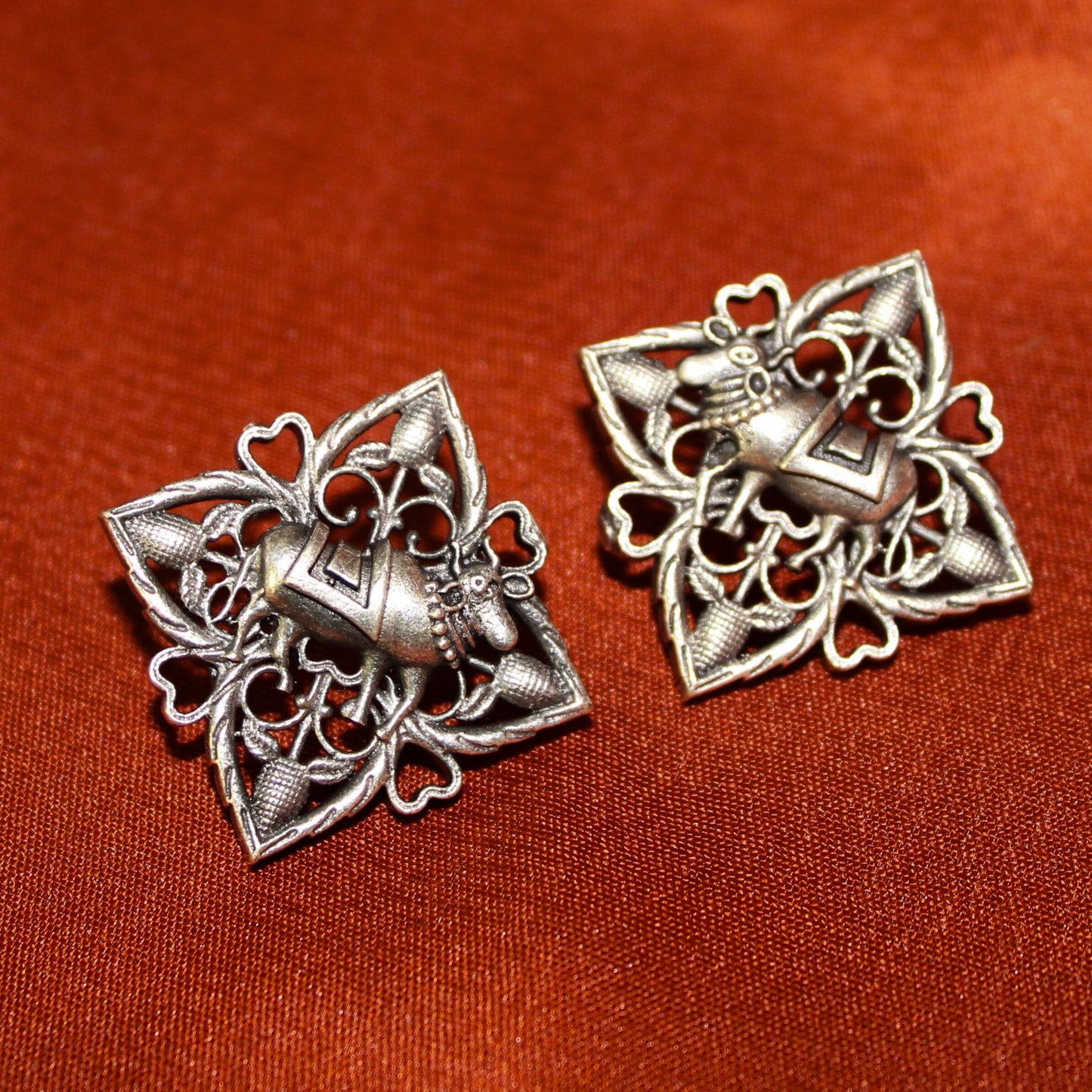 Silva Sutra Ox Studs