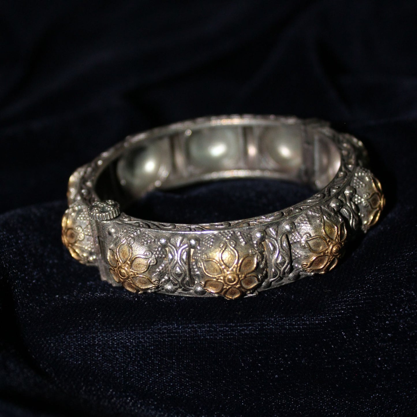 Silva Sutra dual tone bangle- 1 Piece