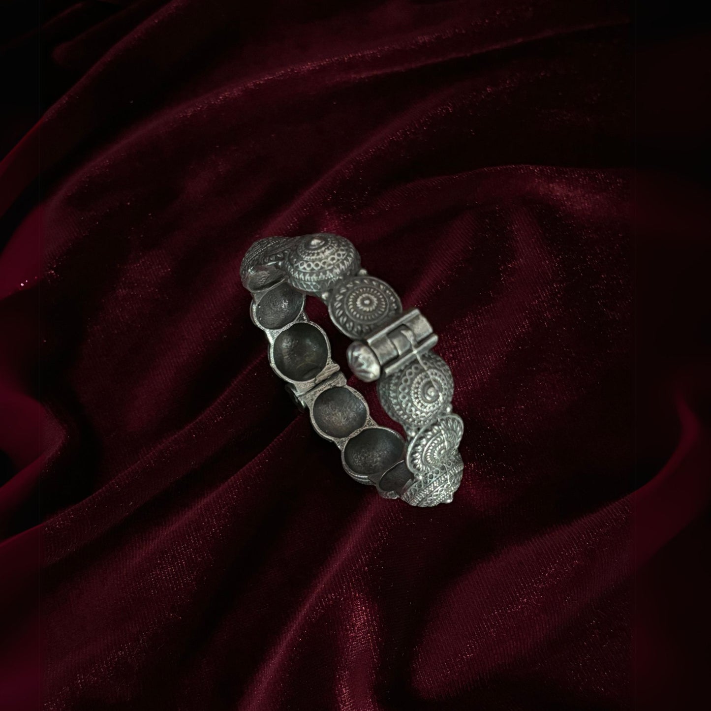 Silva Sutra circular bracelet