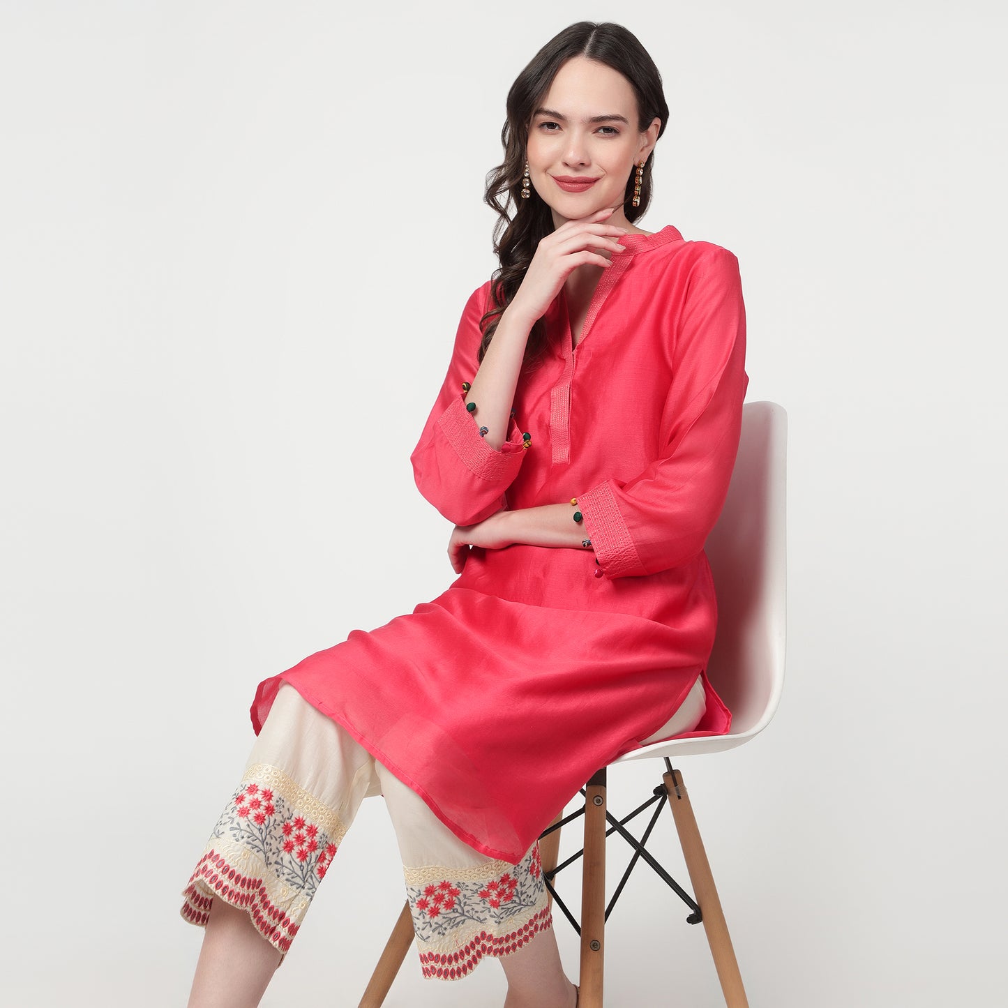 Pink kurta with zari line detailing