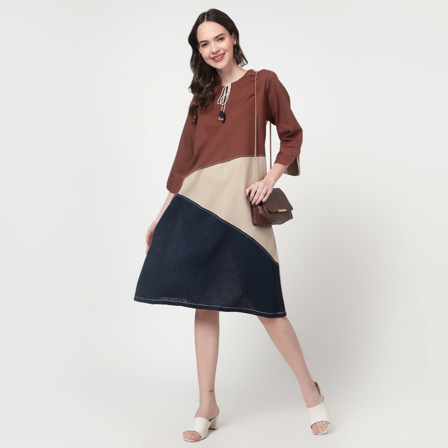Colour block knee-length dress