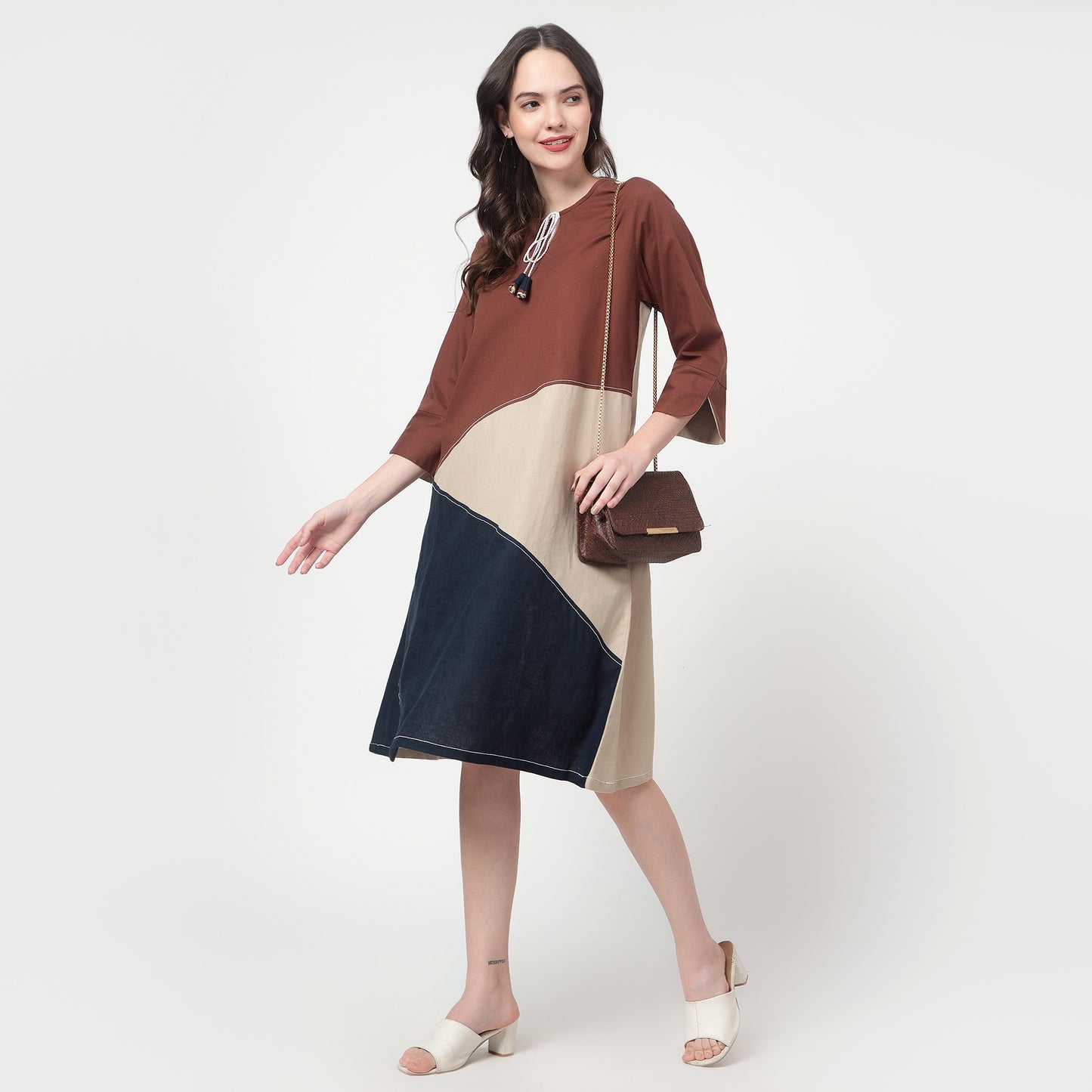 Colour block knee-length dress
