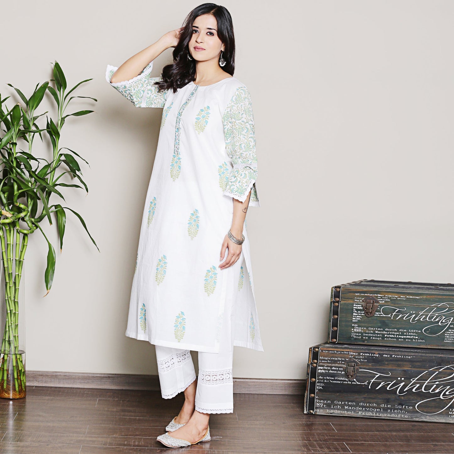 Mix-n-Match White-Blue Mughal Print Kurta Set