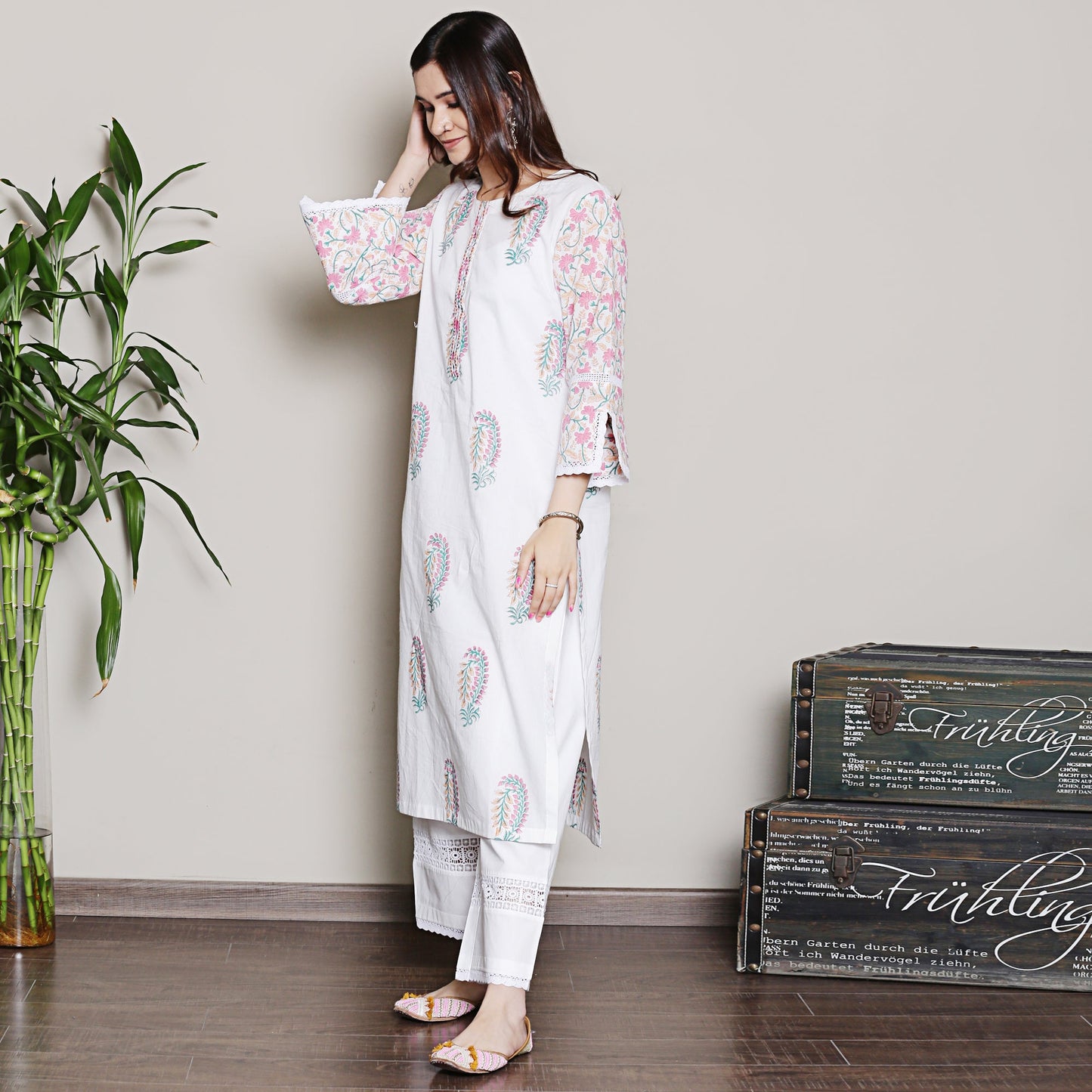 Mix-n-Match White-Pink Mughal Print Kurta Set