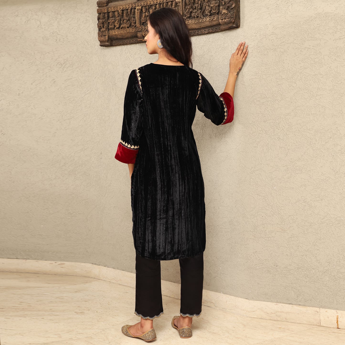 Black Crushed Velvet Embroidered Kurta