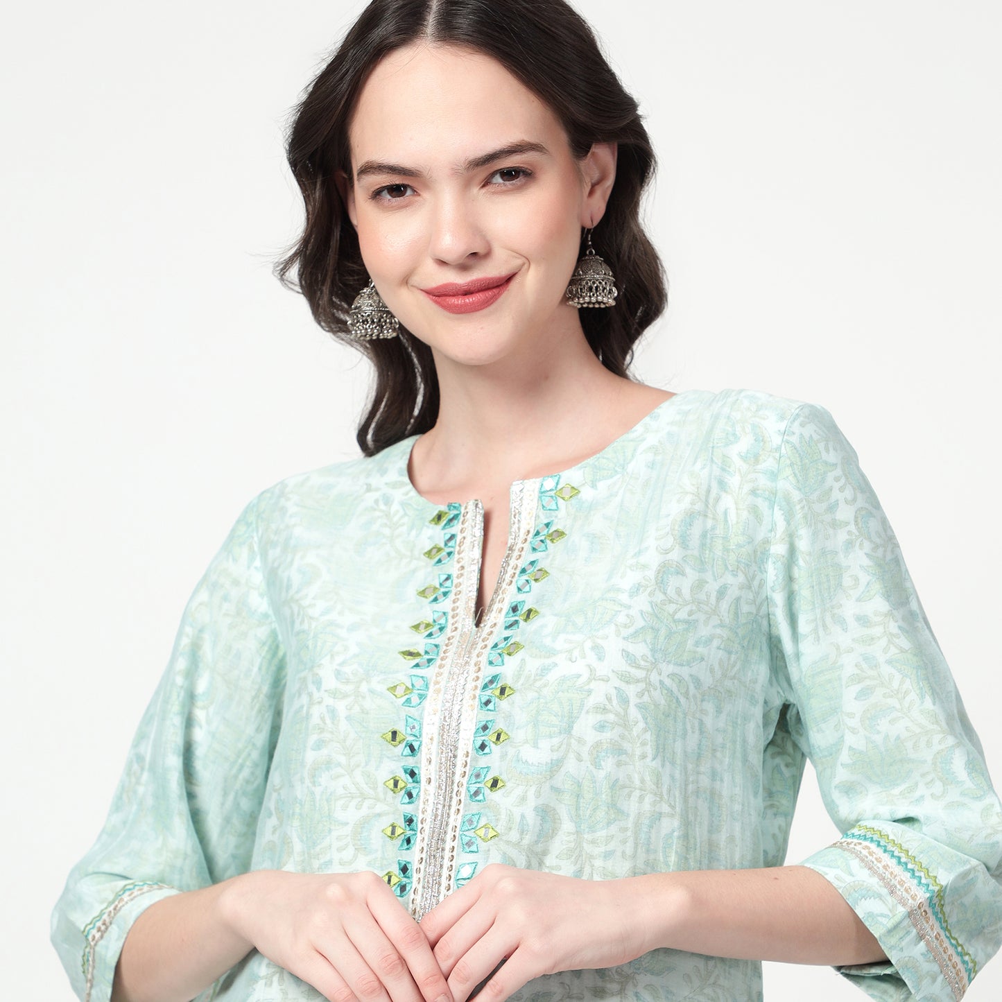 Green printed kurta with neck and sleeves detailing