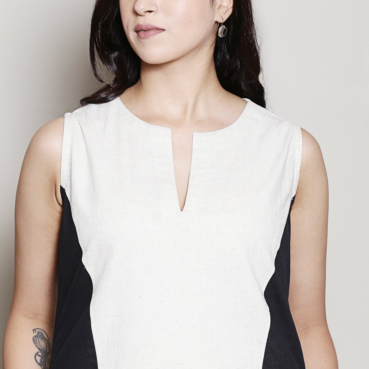 Black & White Colour block knee-length dress