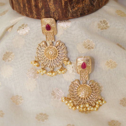 Silva Sutra Golden Floral Pearl earrings