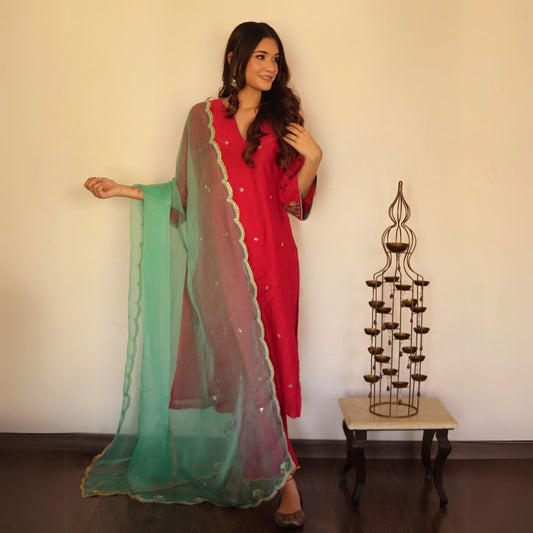 Red chanderi hand embroidered kurta set with organza dupatta