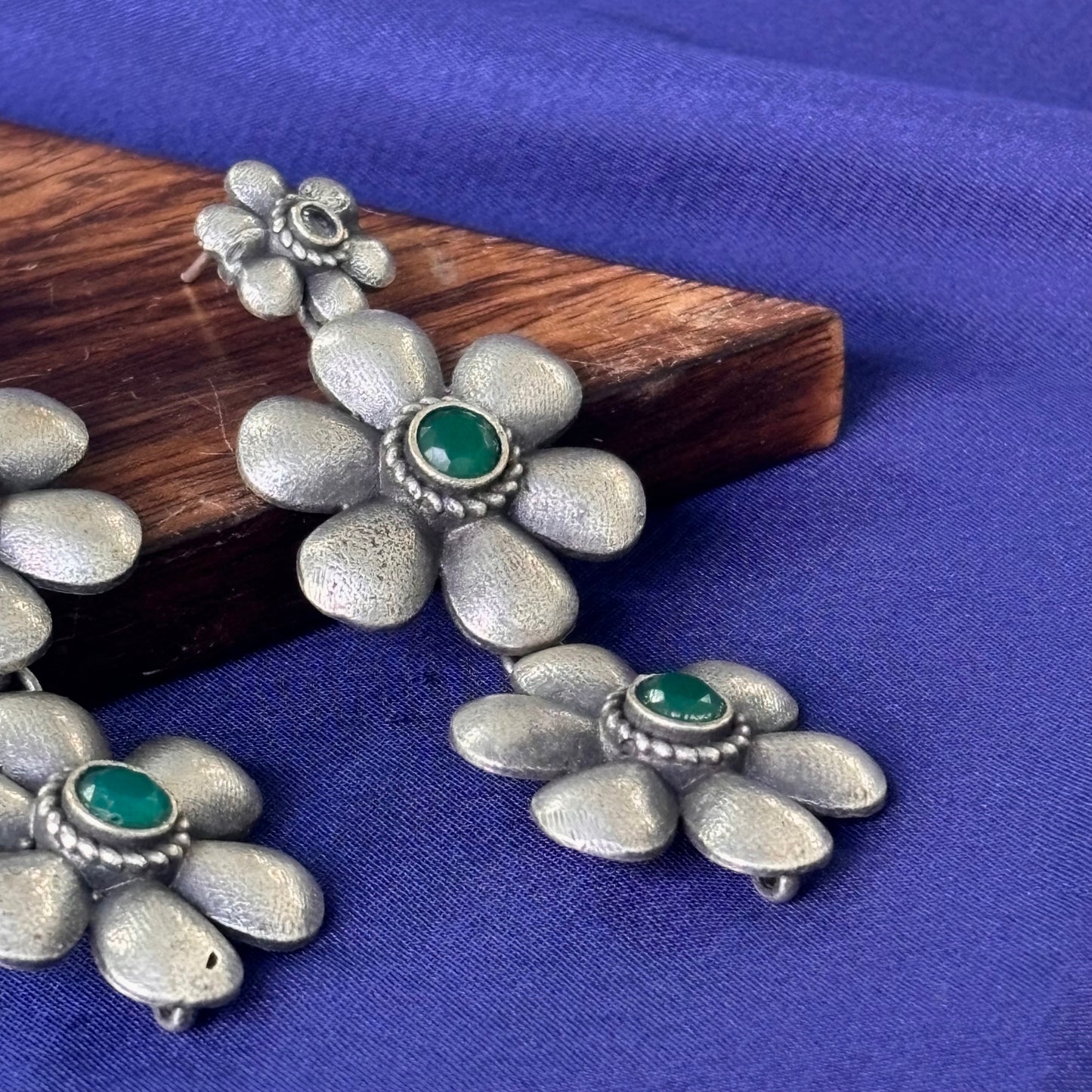 Silva Sutra Floral Green Drops