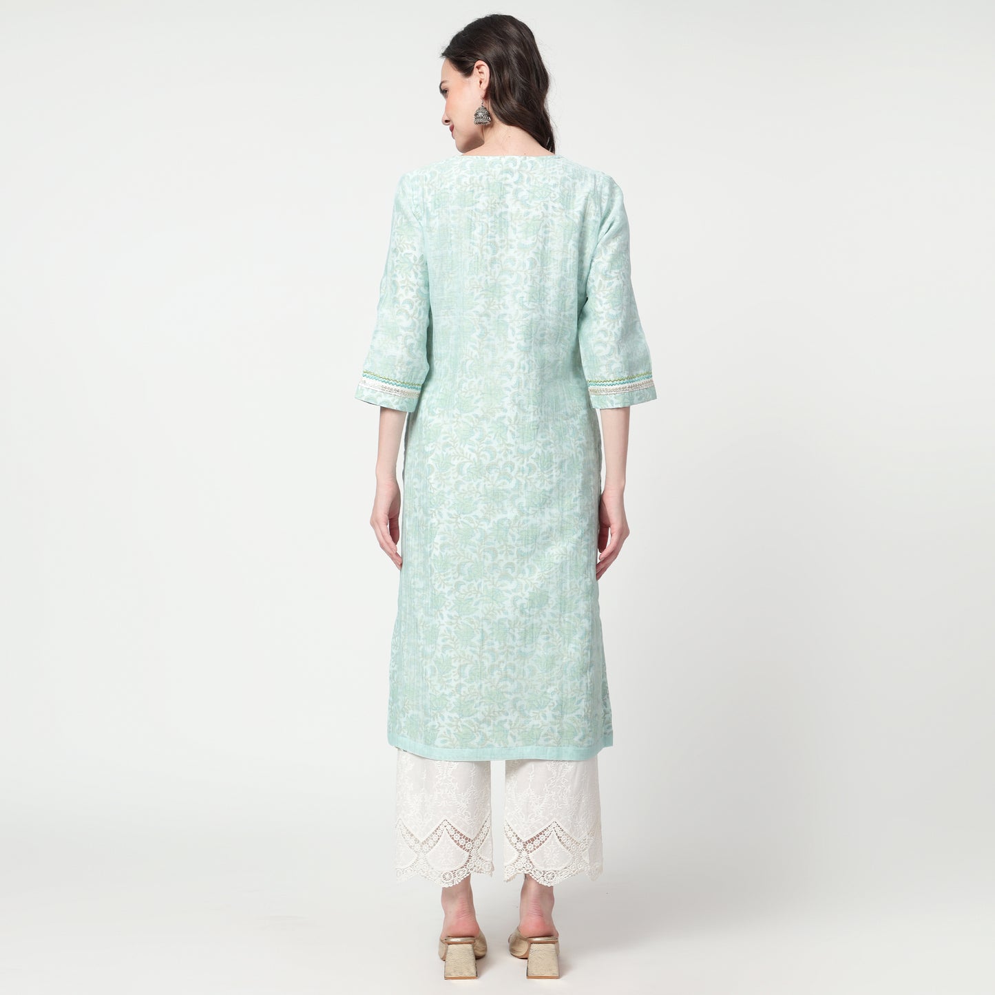 Green printed kurta with neck and sleeves detailing