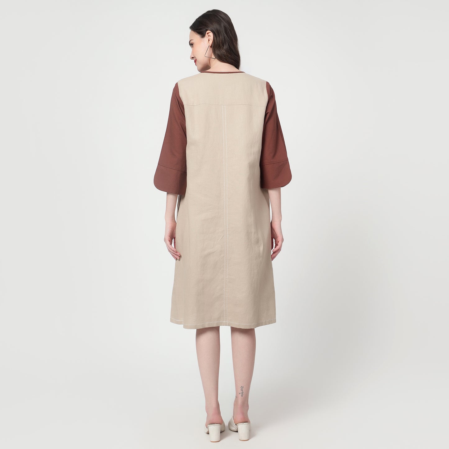 Colour block knee-length dress