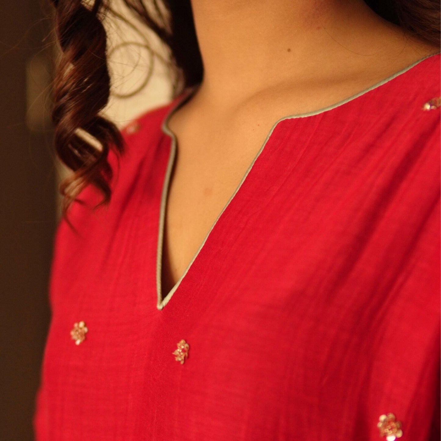 Red chanderi hand embroidered kurta set with organza dupatta
