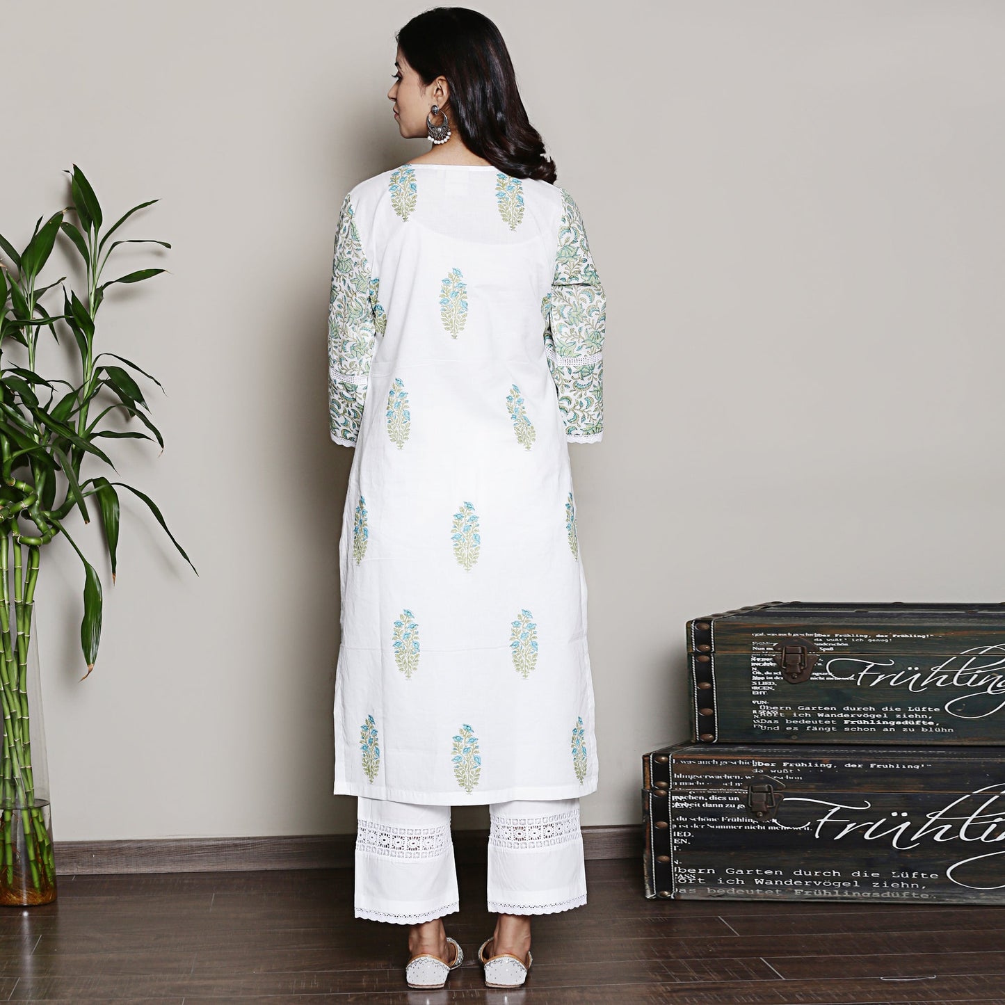 Mix-n-Match White-Blue Mughal Print Kurta Set