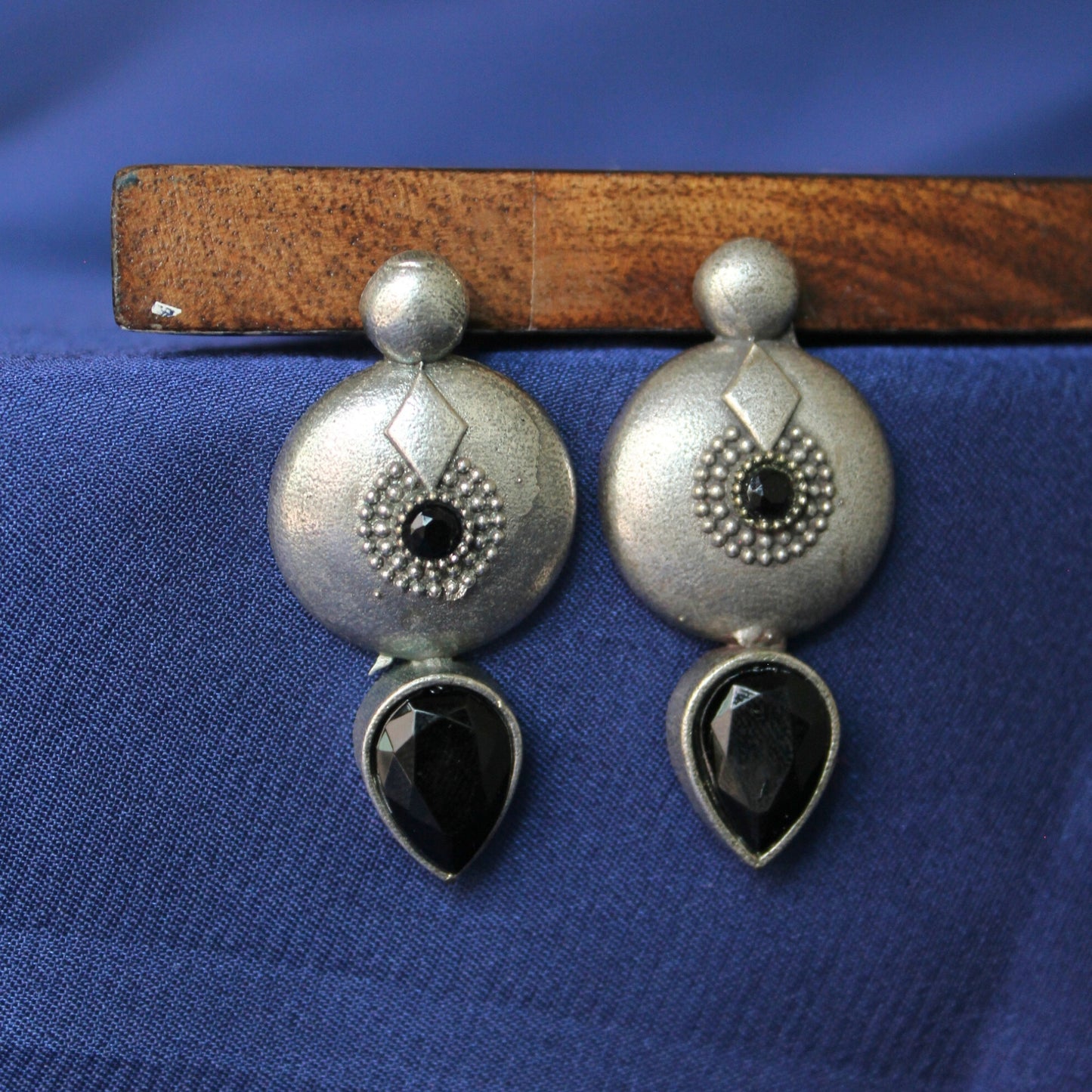 Silva Sutra Black Stone Drops