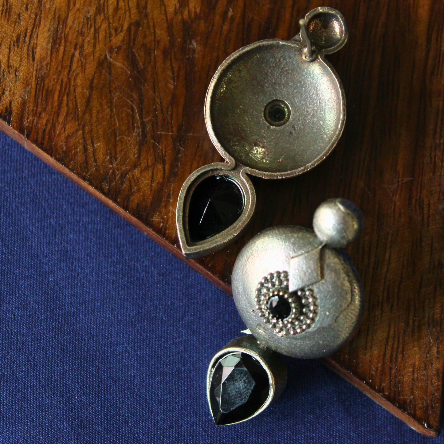 Silva Sutra Black Stone Drops