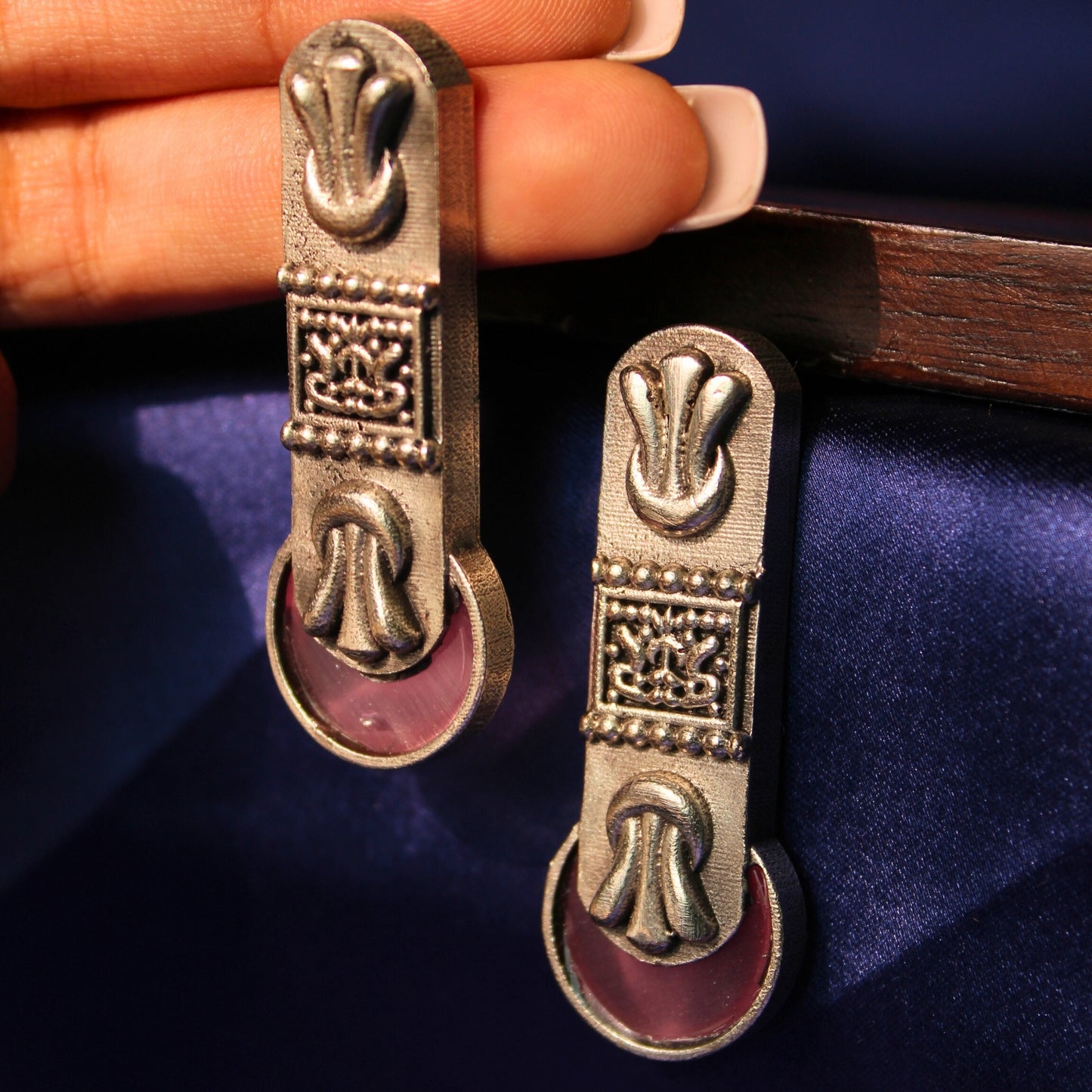 Silva Sutra Crescent Drops in Pink