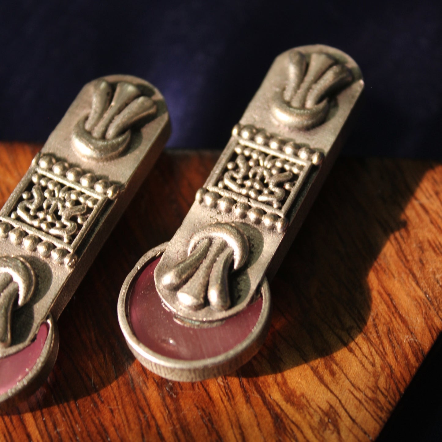 Silva Sutra Crescent Drops in Pink
