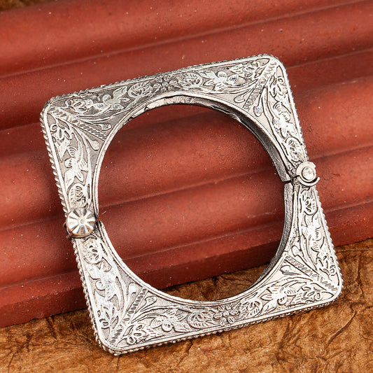 Silva Sutra Square Bangle