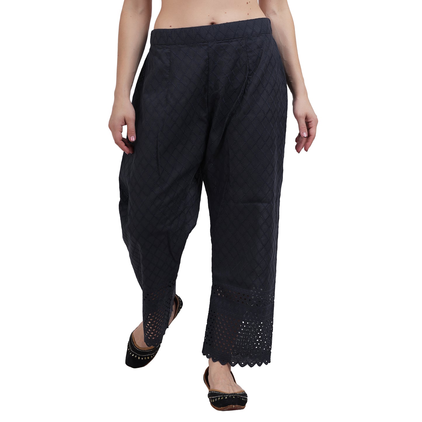 Cotton ankle pants in cutwork fabric