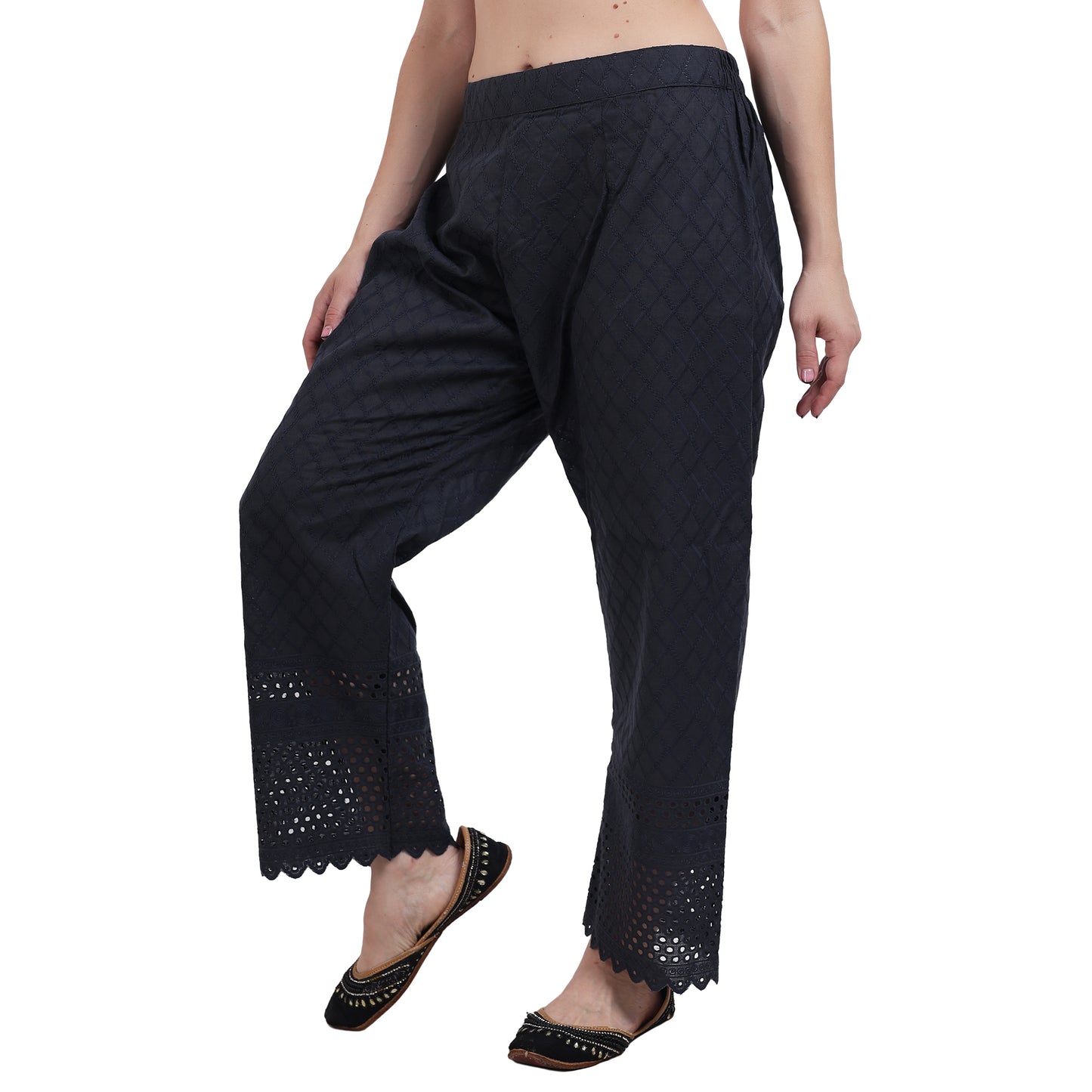 Cotton ankle pants in cutwork fabric