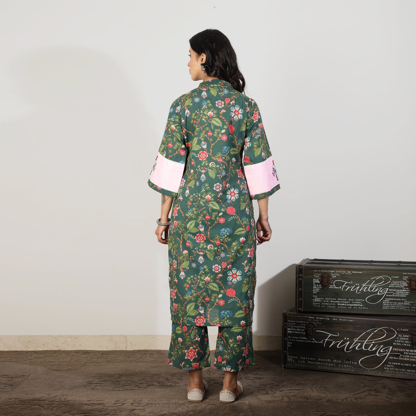 Green Cotton Floral Kurta with colorblocked sleeve