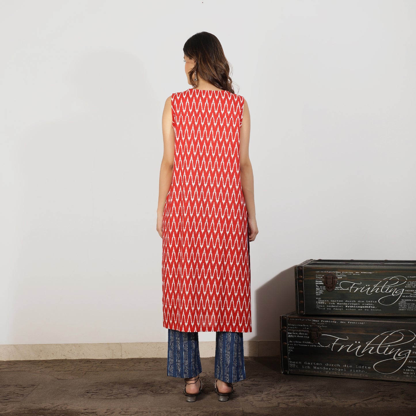 Red ikat kurta with Applique embroidery