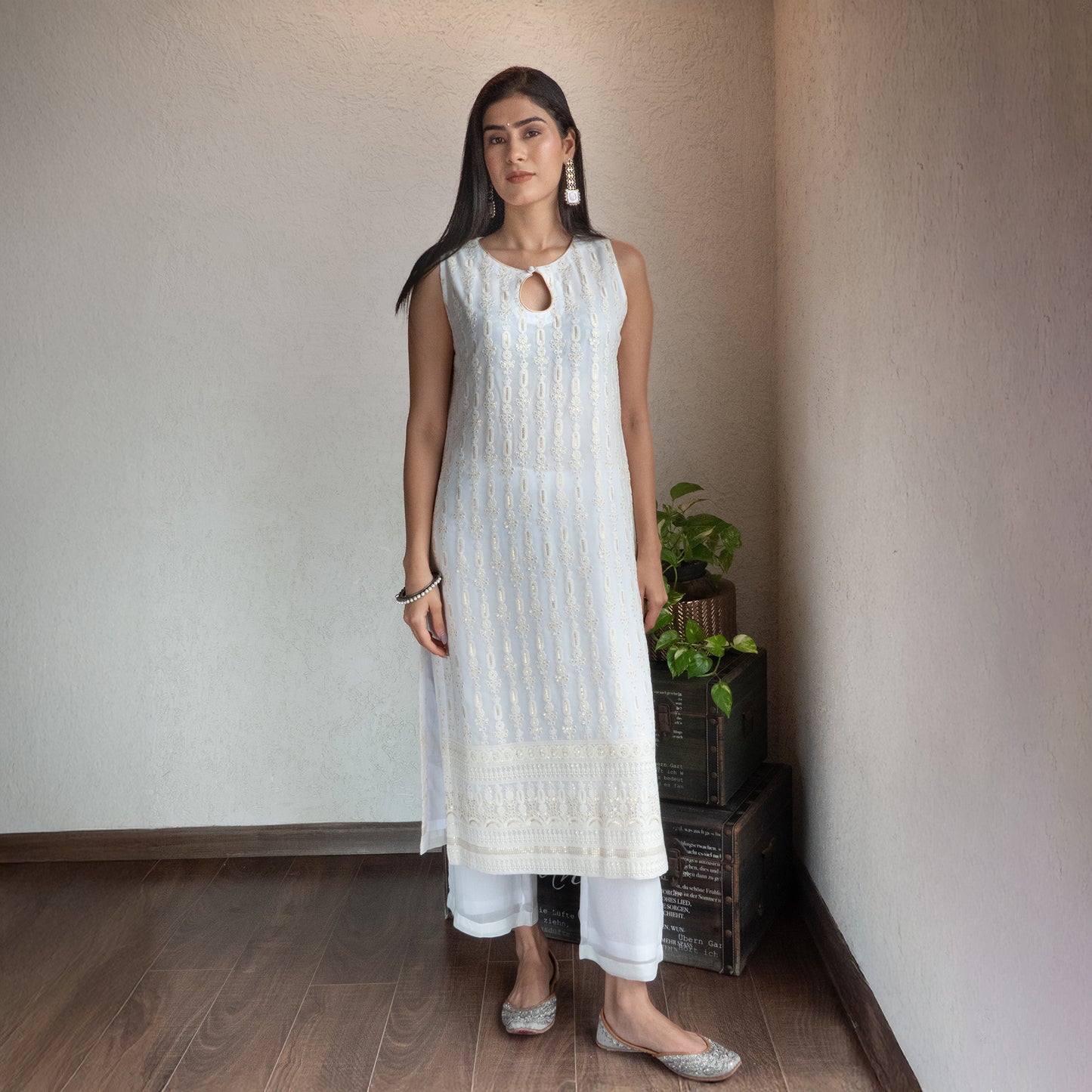 Off white embroidered Kurta set with Dupatta