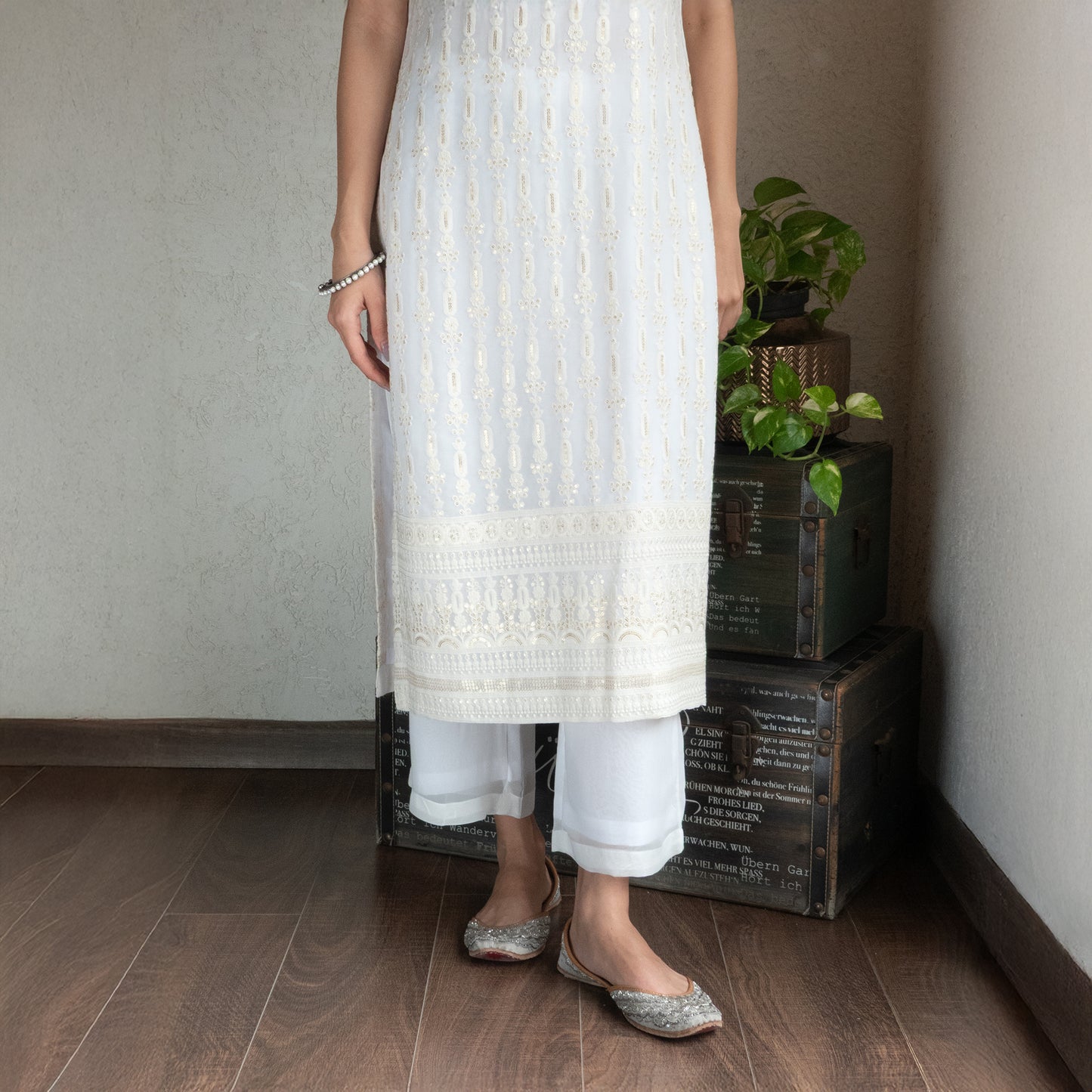 Off white embroidered Kurta set with Dupatta