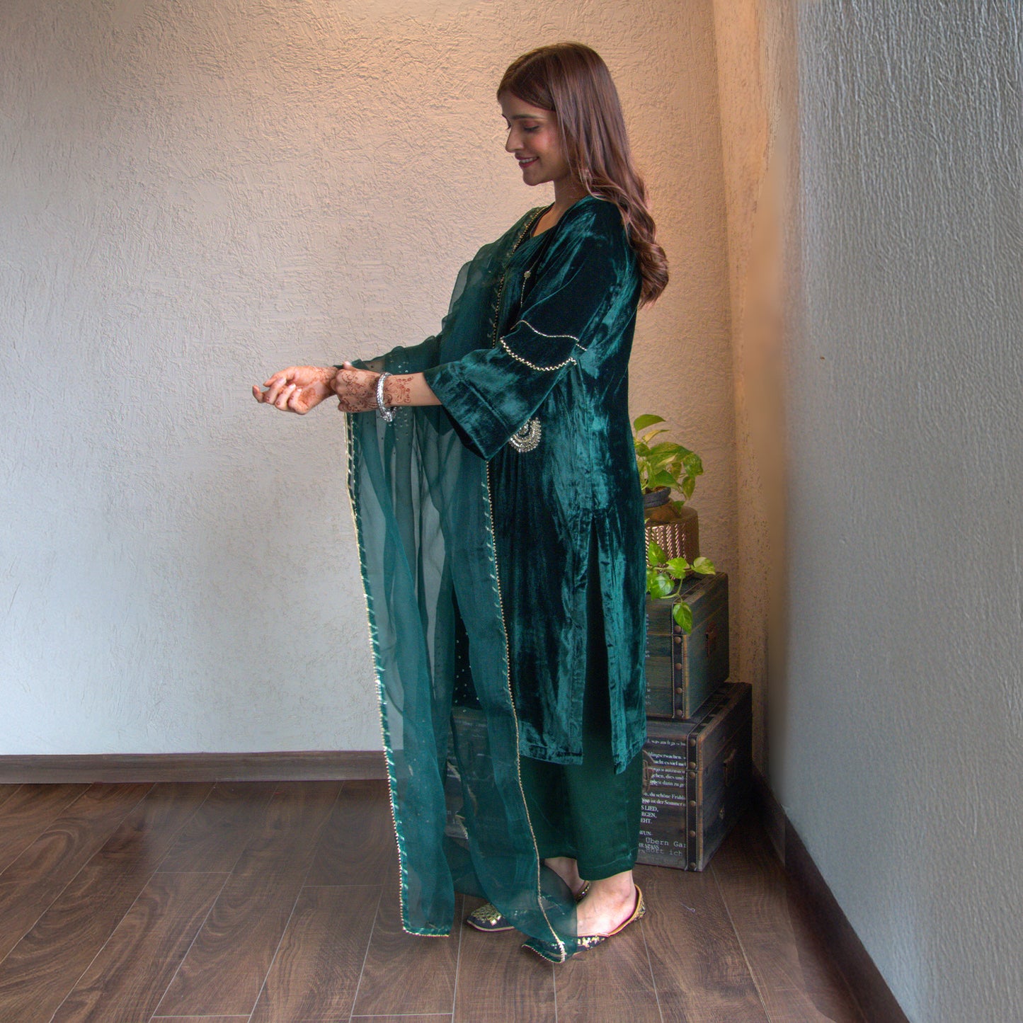 Green Velvet Chandbala Kurta set with dupatta