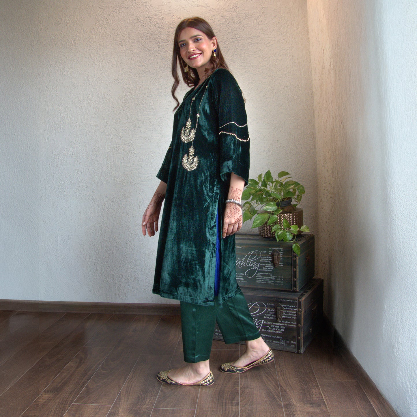 Green Velvet Chandbala Kurta