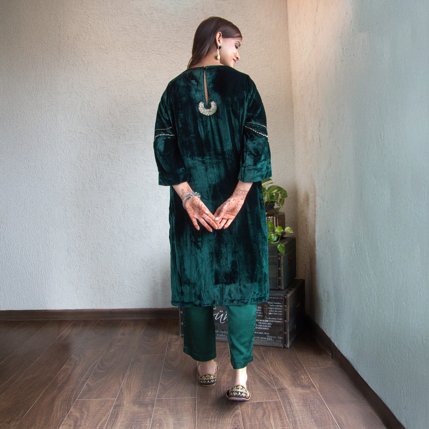Green Velvet Chandbala Kurta