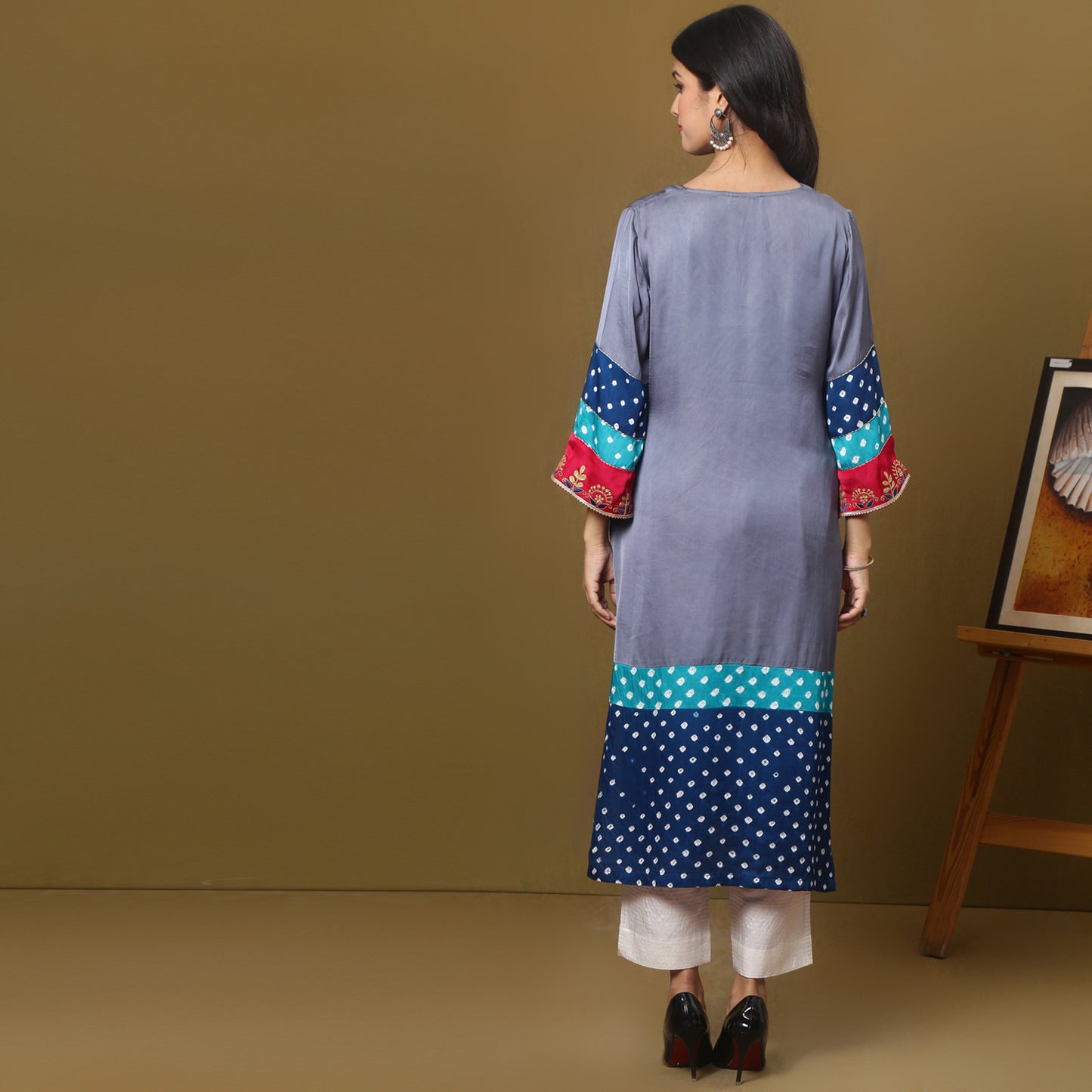 Color block kurta with bandhani print