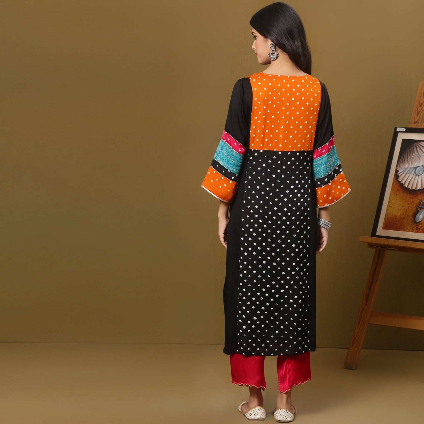 Color block kurta with bandhani print