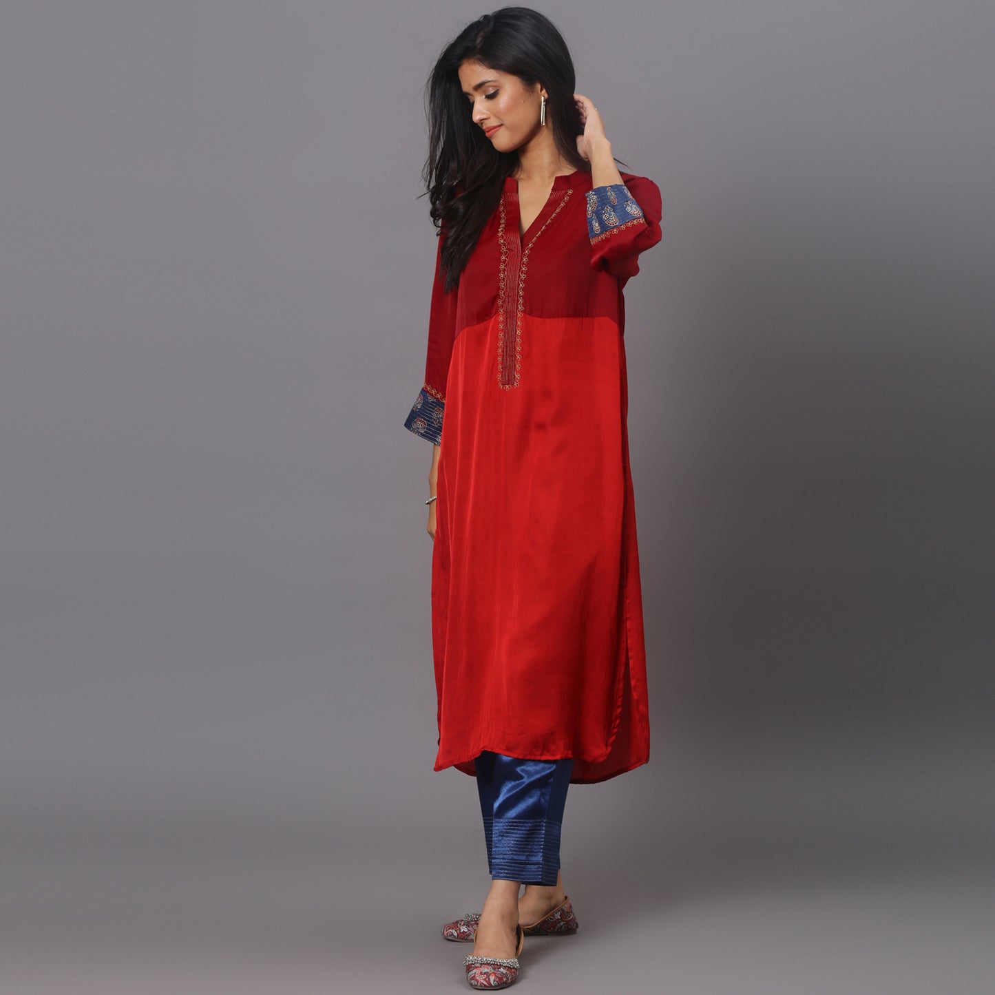Color block kurta with detailing on sleeves