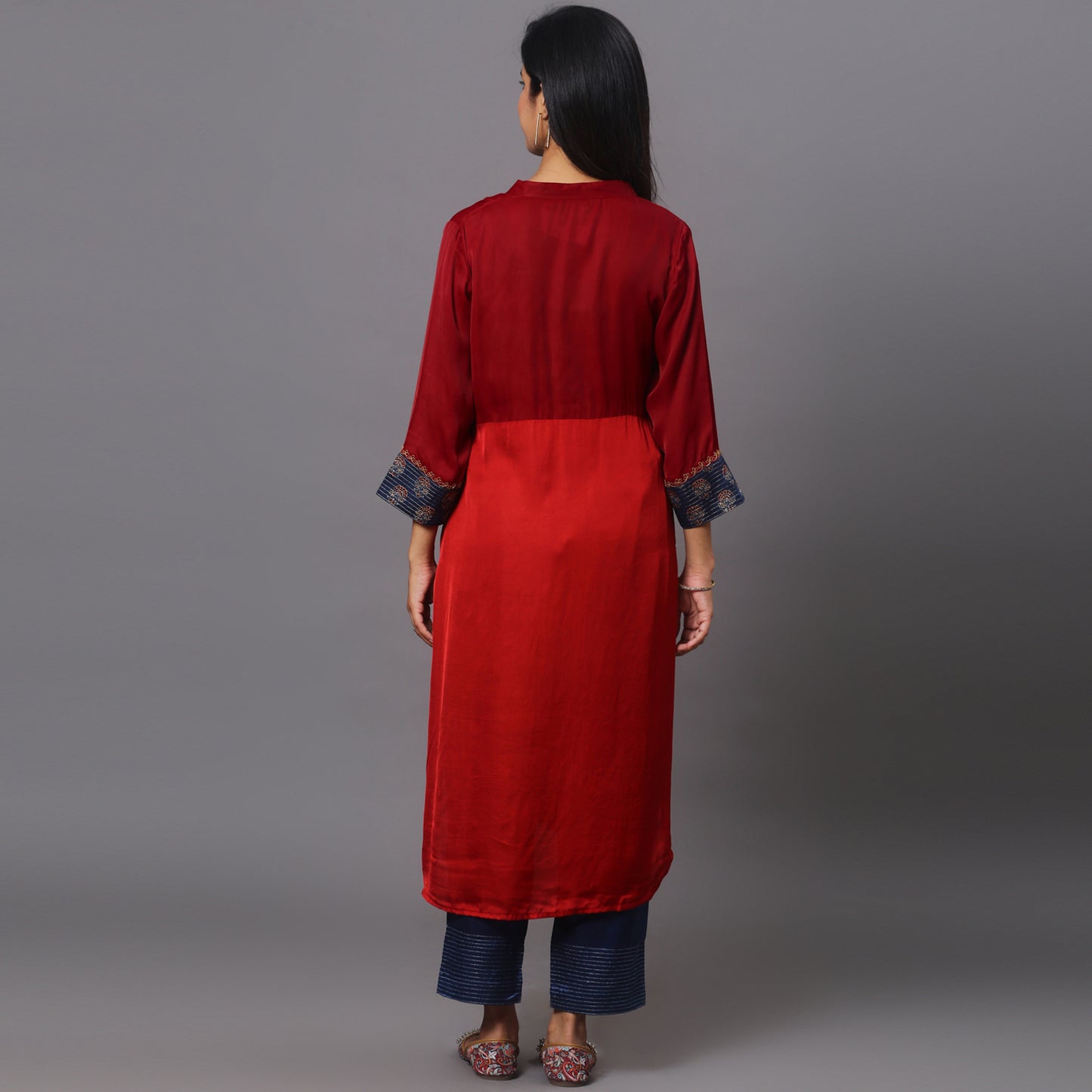 Color block kurta with detailing on sleeves