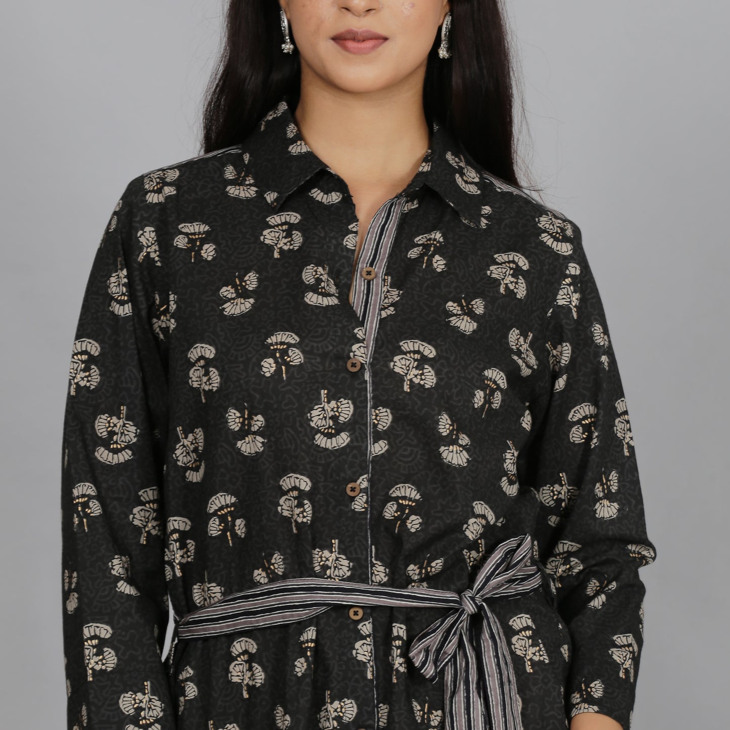 Grey printed cotton shirt dress with a belt
