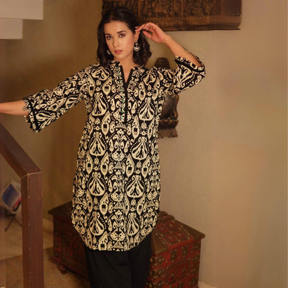 Black ikat printed kurta