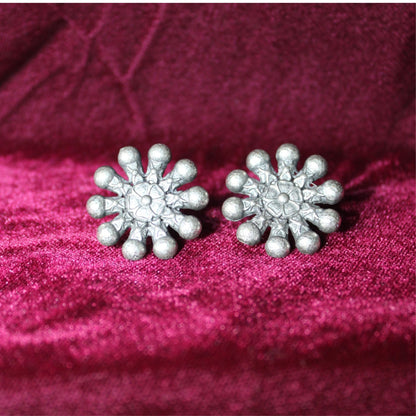 Vintage bloom sunburst stud