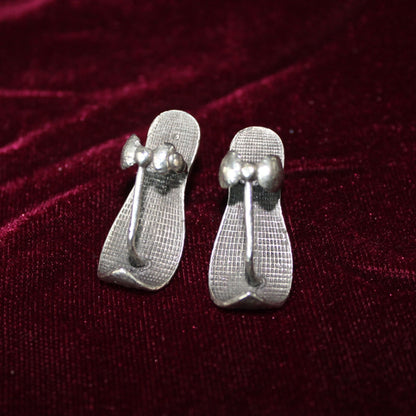 Summer stole studs
