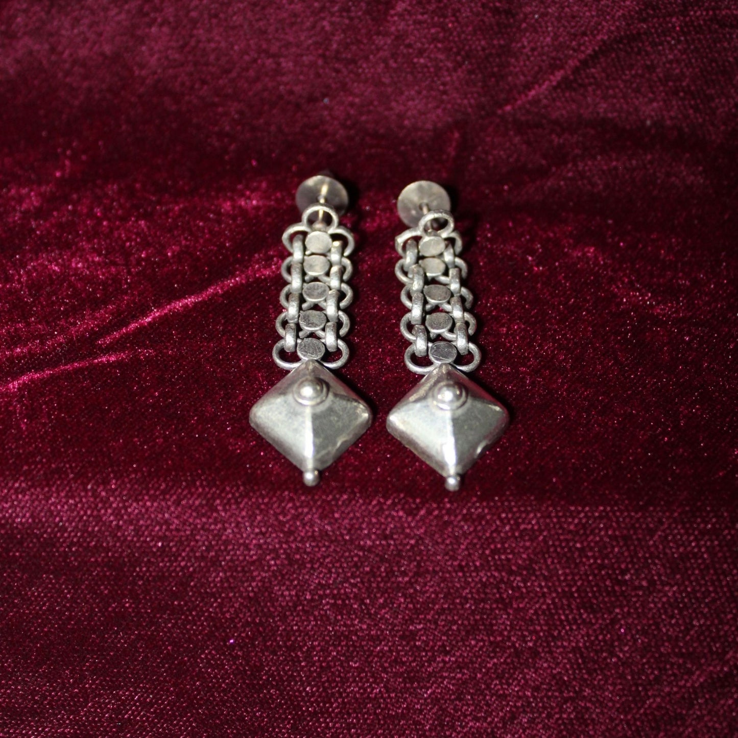 Urban shield chaindrop earrings