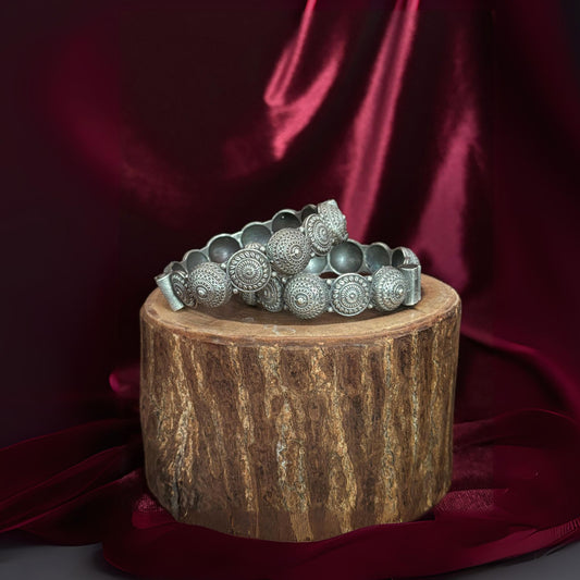 Silva Sutra circular bracelet