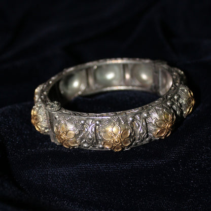 Silva Sutra dual tone bangle- 1 Piece