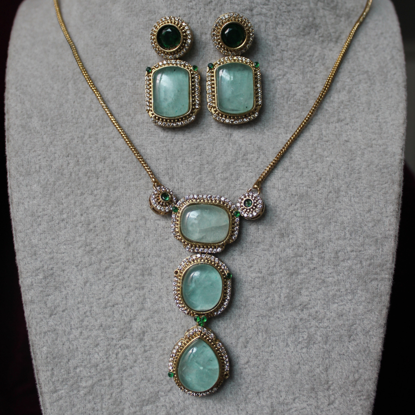 Mint Green Stone Gold Tone Brass Pendant Necklace Set