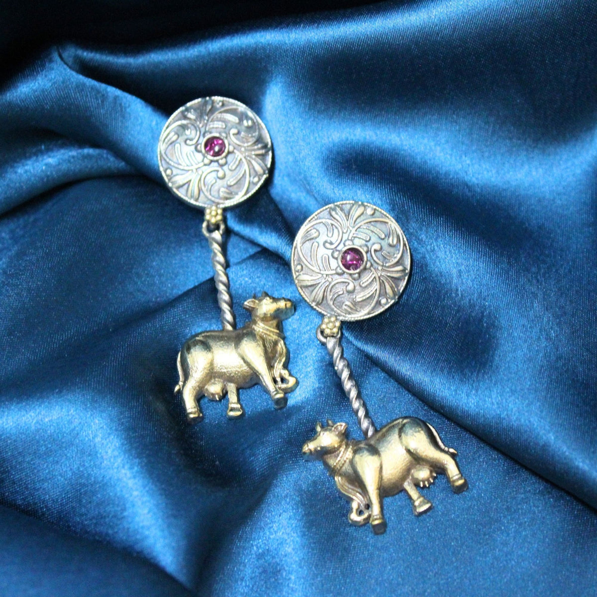 Vintage Gold Bull Motif Drop Earrings
