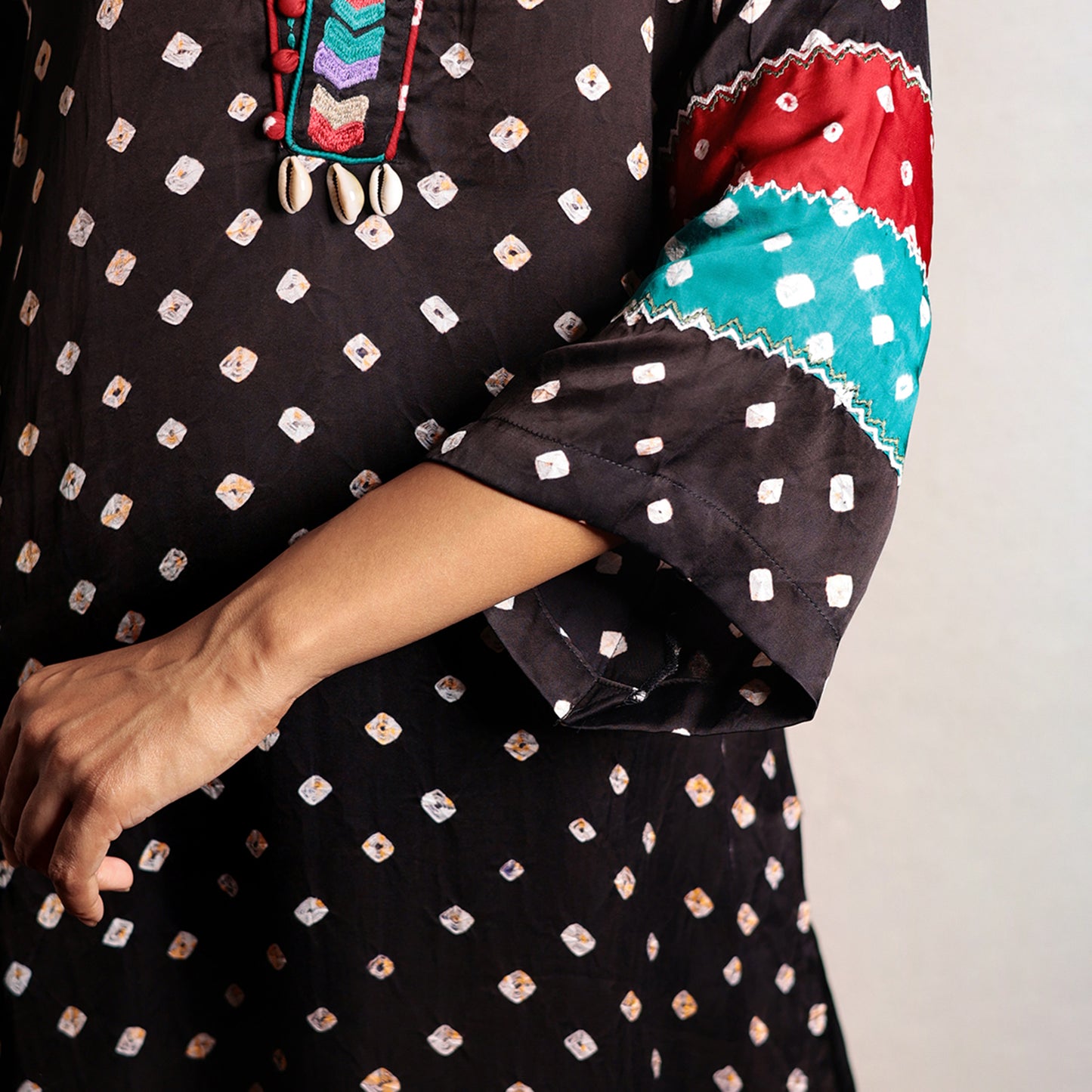 Black bandhani kurta set with thread work