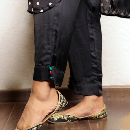Black bandhani kurta set with thread work
