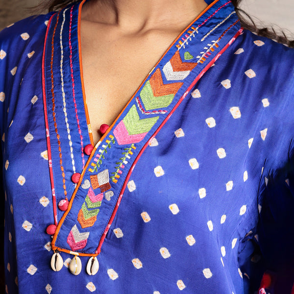 Blue bandhani kurta set with thread work