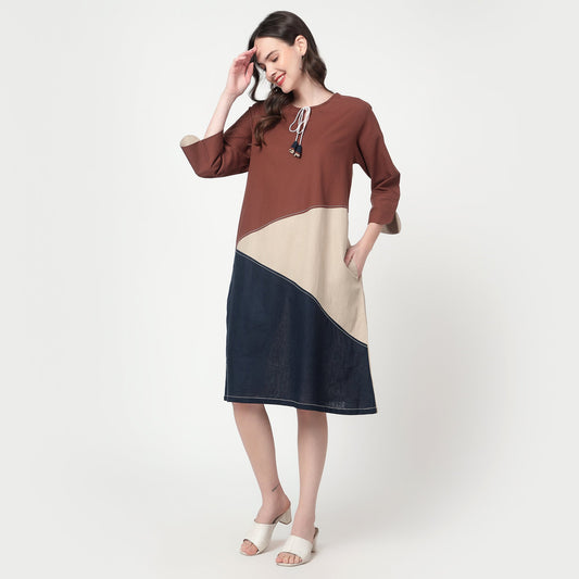 Colour block knee-length dress