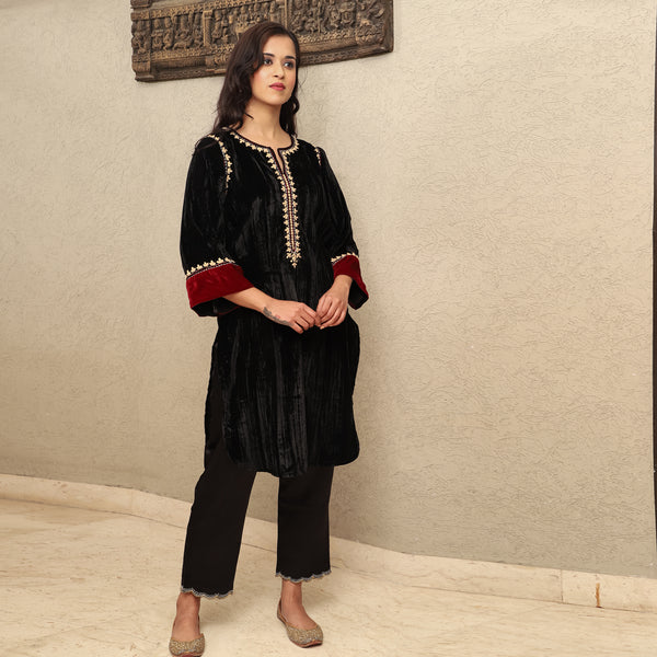 Black Crushed Velvet Embroidered Kurta